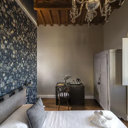 Parione Uno Guest house 4*
